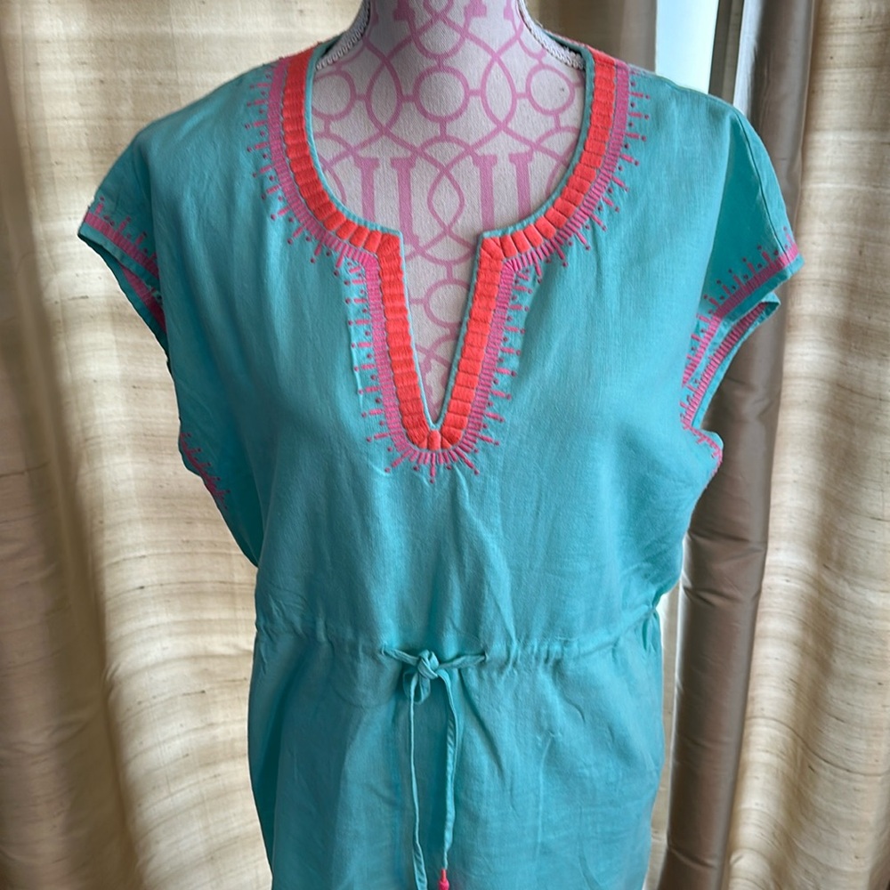 Vineyard vines, beach, cover up linen and rayon blend size medium
